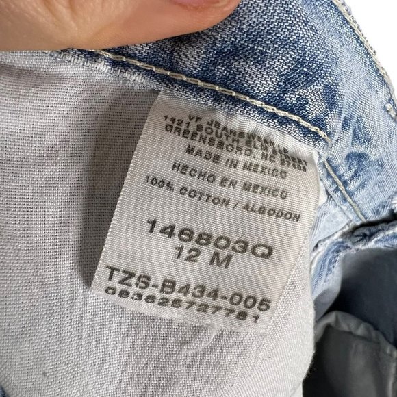 Vintage 90s Light Waist Relaxed Distressed Shorts 12 - Picture 3 of 11